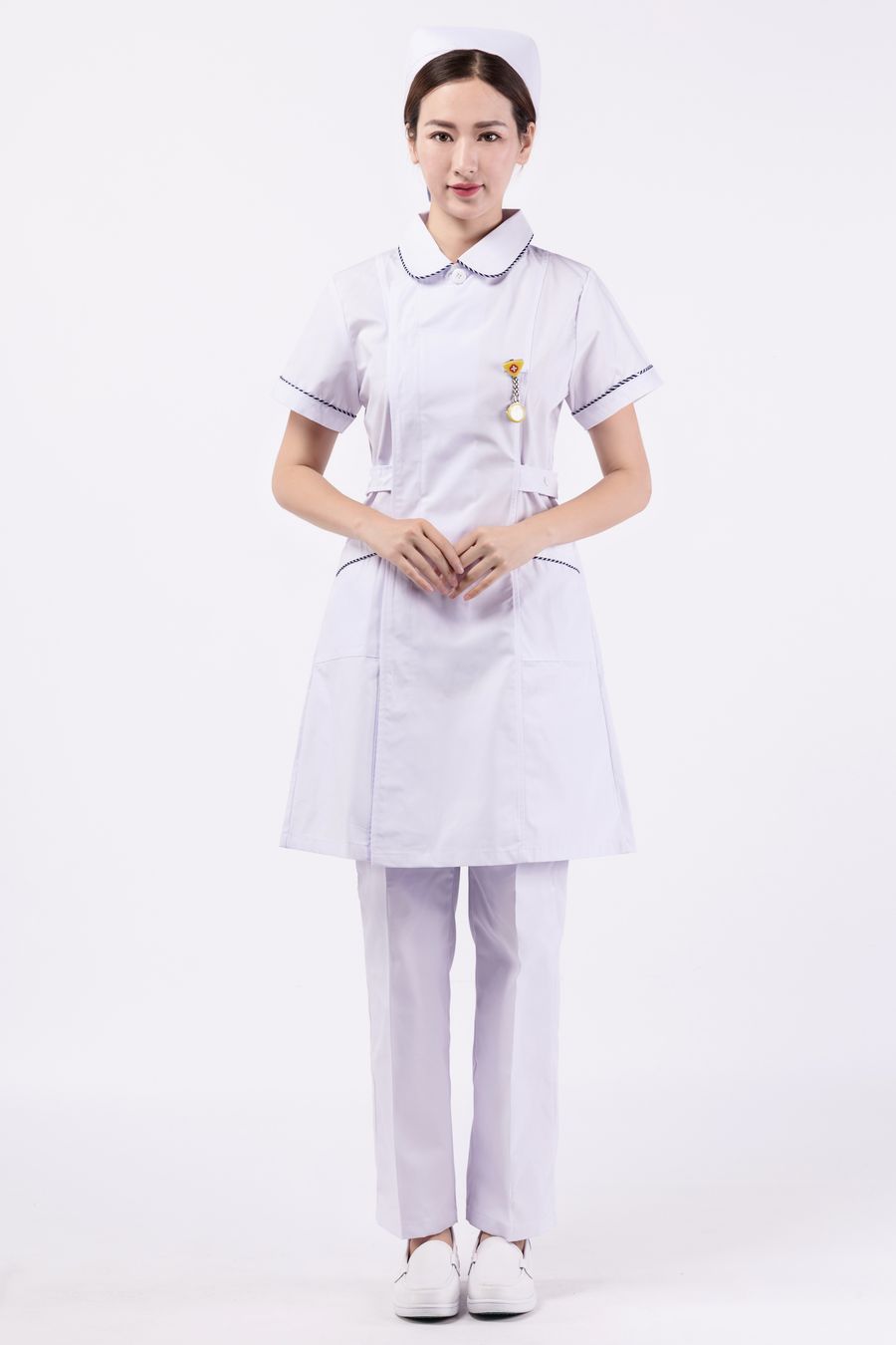 如何选择正规的护士服装生产厂家